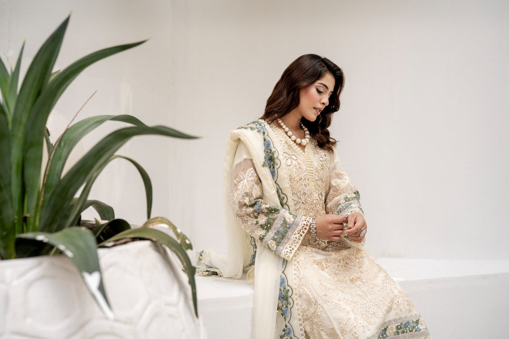 DIVANI Ivory Glow