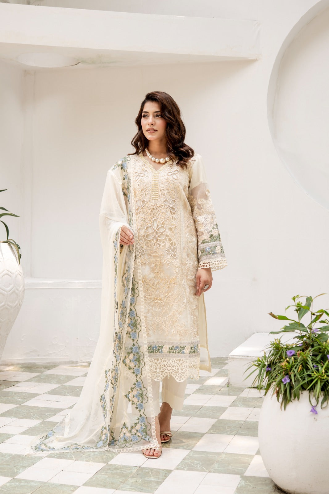 DIVANI Ivory Glow