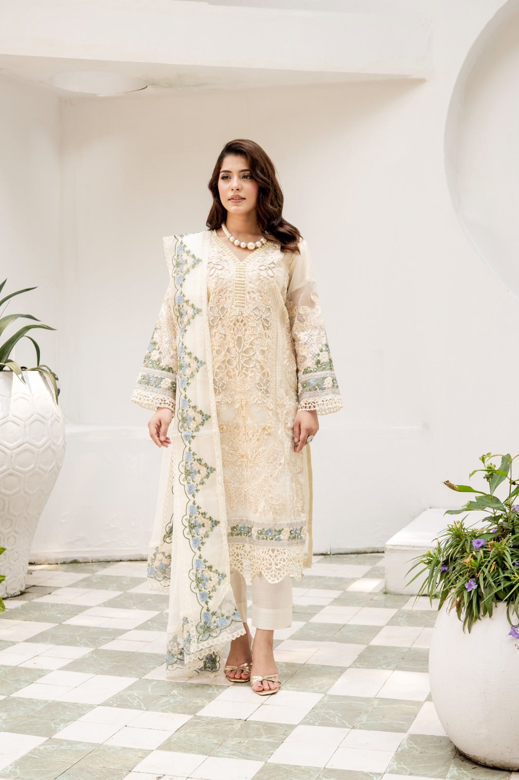 DIVANI Ivory Glow