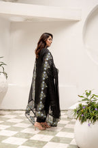 DIVANI Midnight Charm