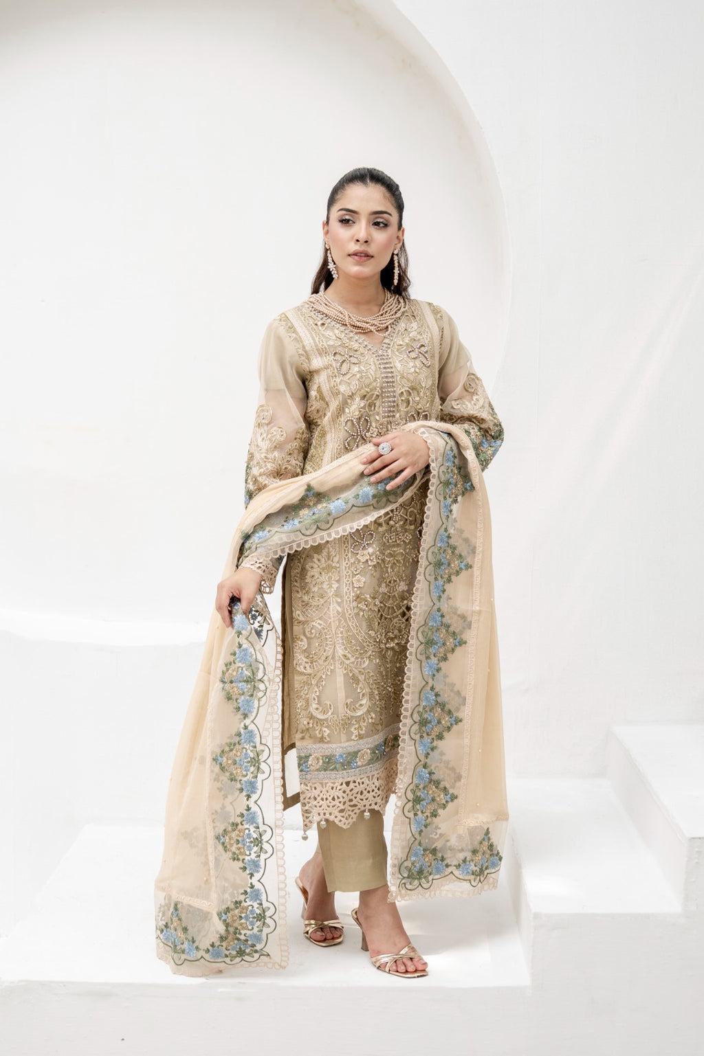 DIVANI Golden Serenity