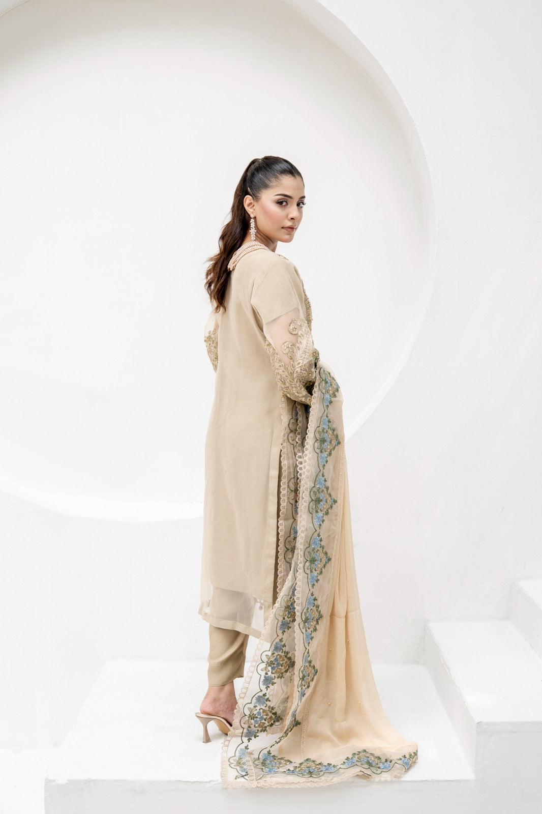 DIVANI Golden Serenity