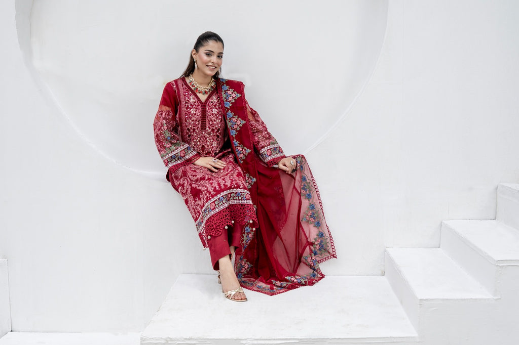 DIVANI Crimson Bloom